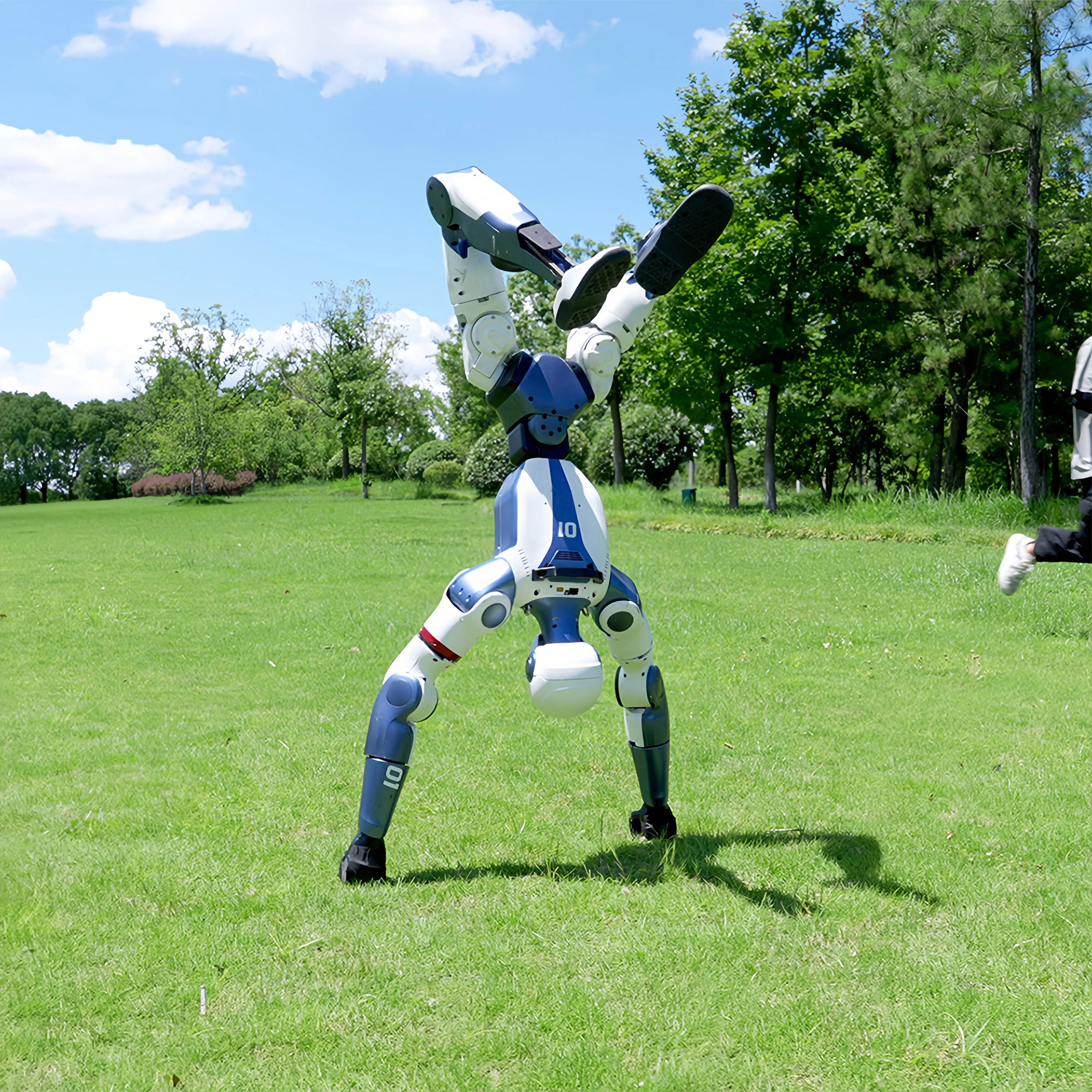 Intelligent Unitree R1 Humanoid for Logistics and Warehouse Automation with Mobile Manipulation Capability